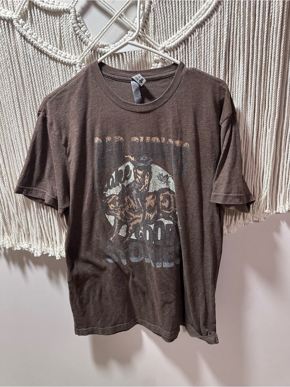 Vintage-Inspired Brown Graphic Short-Sleeve Tee